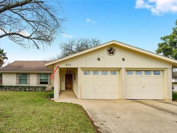 813 S Guadalupe St, Lockhart, TX 78644