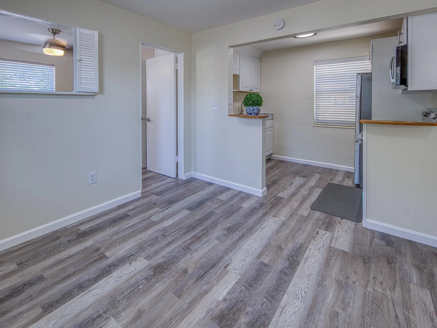 1 bed, 1.0 bath, 400 sqft, $1,495 — Photo 4
