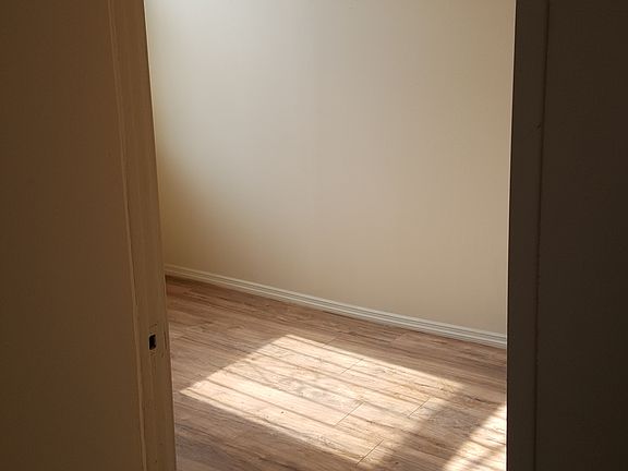 4th image of 2905 38th Ave