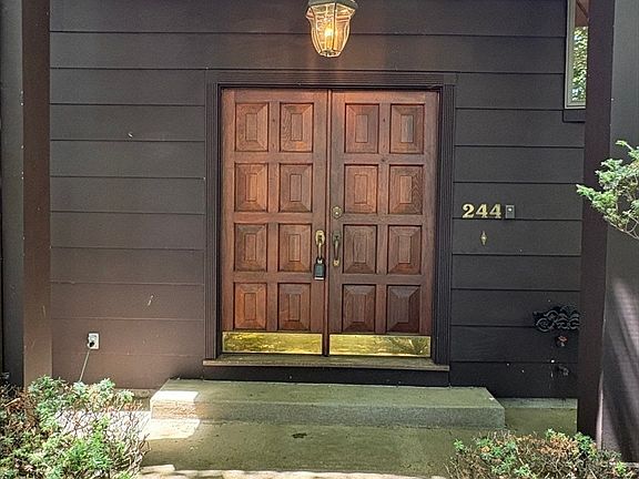 4th image of 244 Lathrop St
