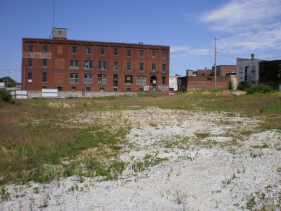 2nd image of 19 S 7th St