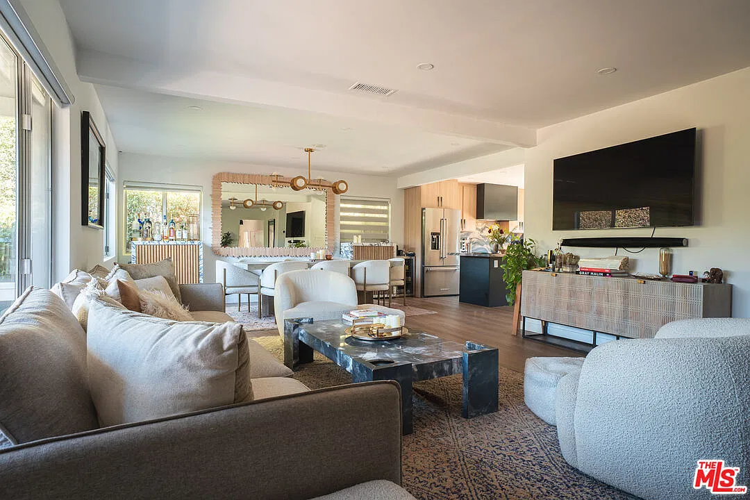 4 bed, 3.0 bath, 2700 sqft, $16,500 — Photo 1