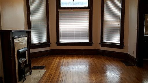 3rd image of 260 King Ave