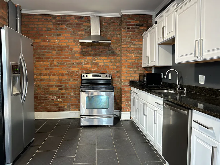 936 N 4th St #2 — Photo 2