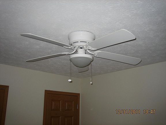 3rd image of 824 Loomis Ave