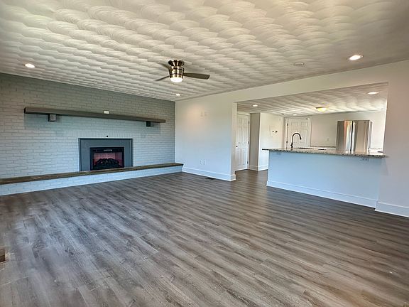 2nd image of 1305 Hartford Ave Suite 1