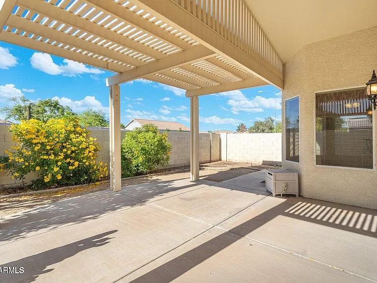 10622 W Mohawk Ln — Photo 22