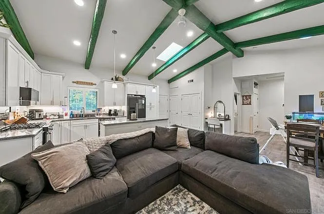 2 bed, 1300 sqft, $3,500 — Photo 3
