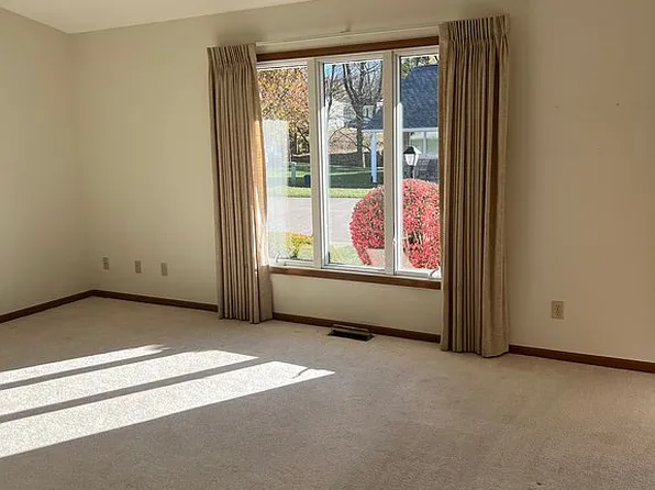 943 E Lawn Ave APT 29, Urbana, OH 43078