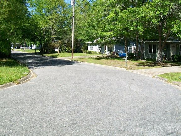 4th image of 125 Sherwood Cir
