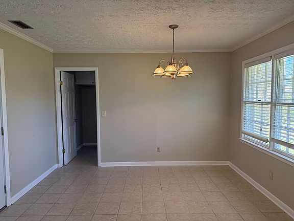 5th image of 3028 Academy Dr