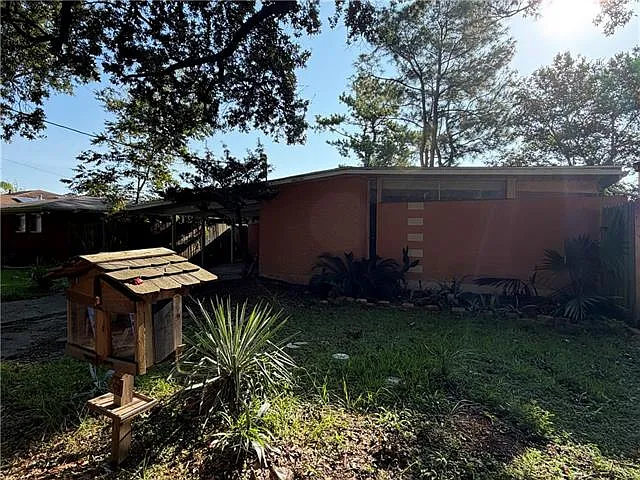 3 bed, 2.0 bath, 1708 sqft, $1,895 — Photo 2