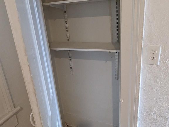 3rd image of 404 Broad St #1