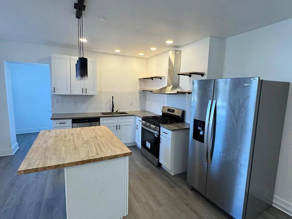 19 Carlisle Ave #2
