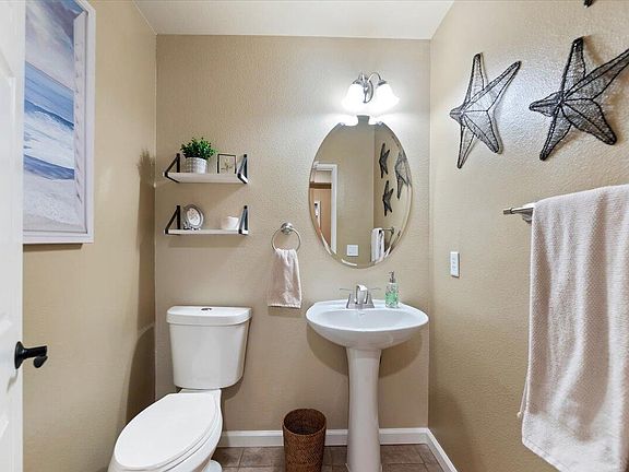 5th image of 40853 Amador Dr