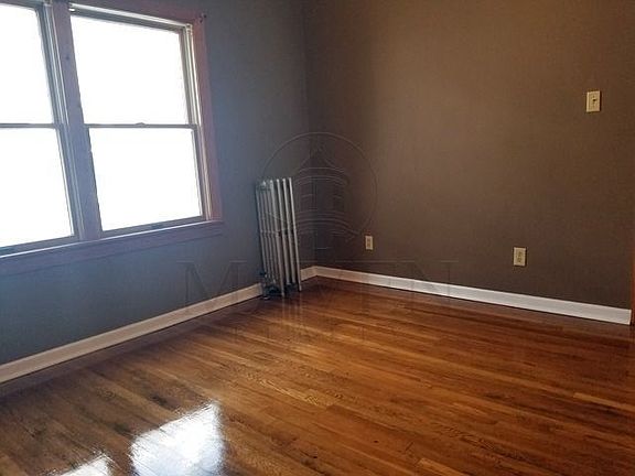 2nd image of 130 Albion St #3