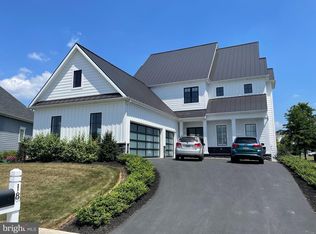 18 Station Stone Ln, Lititz, PA 17543