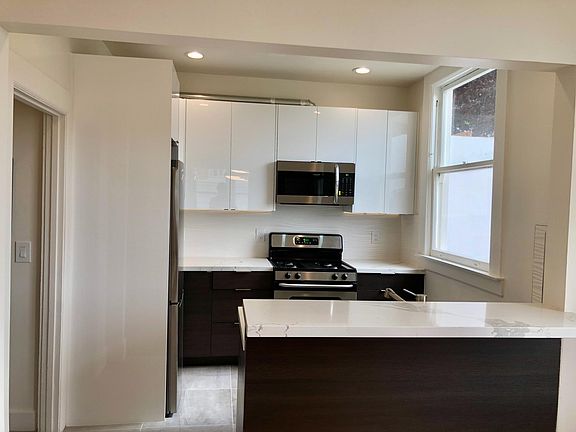2nd image of 2795 Green St APT 2