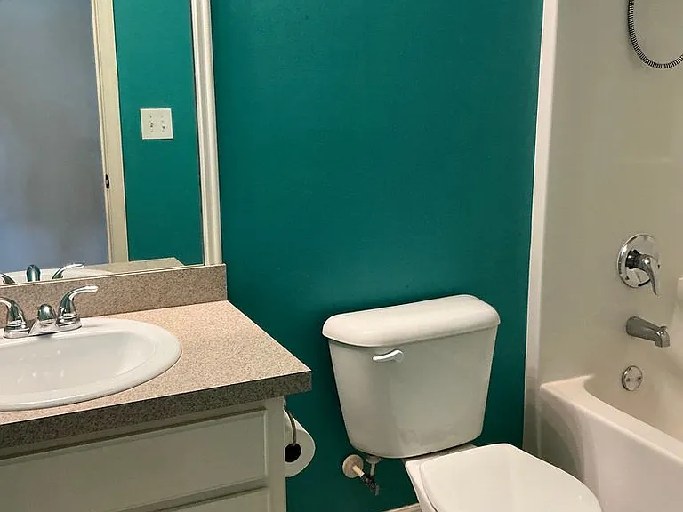 220 Jeremy Dr — Photo 16