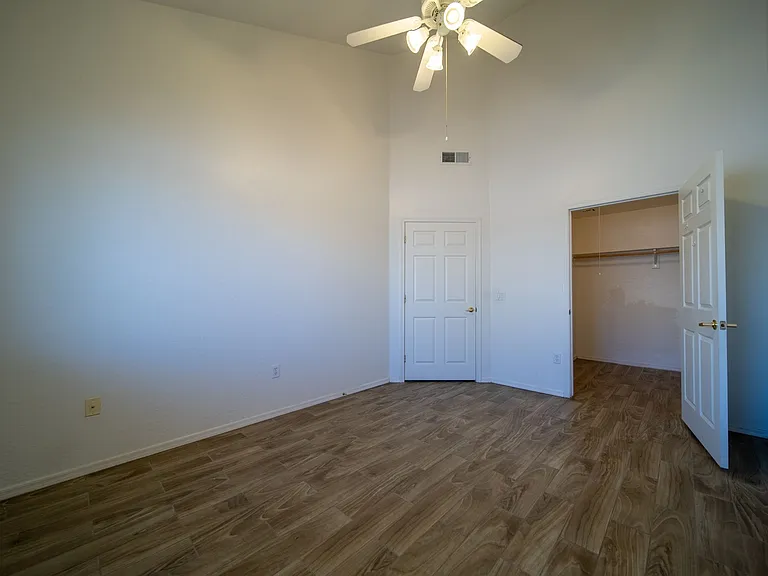 Bella Rosa Apartments — Photo 43