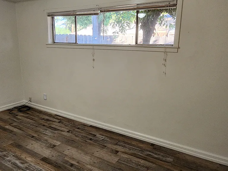1218 S Watson St — Photo 25