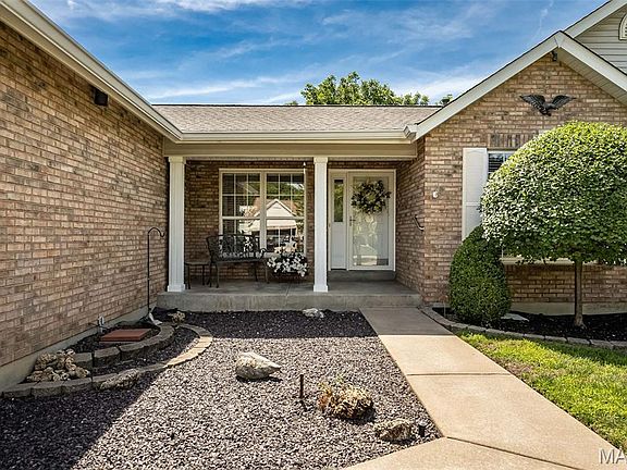 2nd image of 368 Clarendon Ln