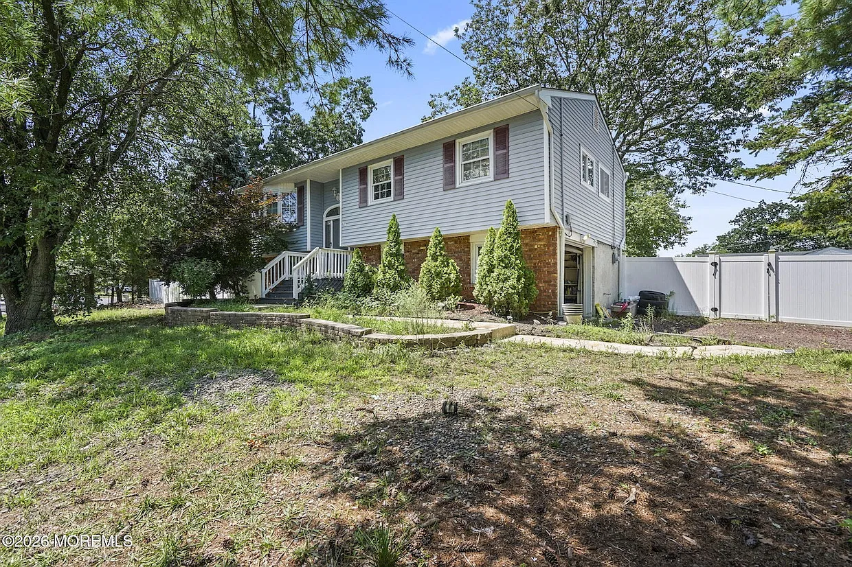 4 bed, 1308 sqft, $3,595 — Photo 1