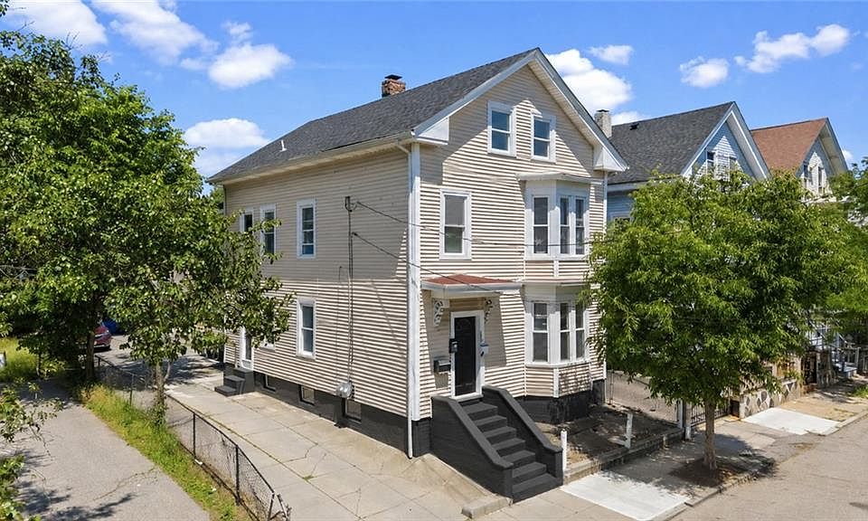 1st image of 195 Bellevue Ave