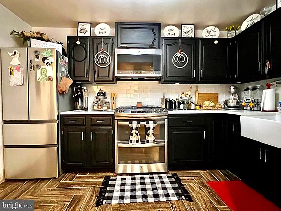 2nd image of 836 Quince Orchard Blvd APT T2