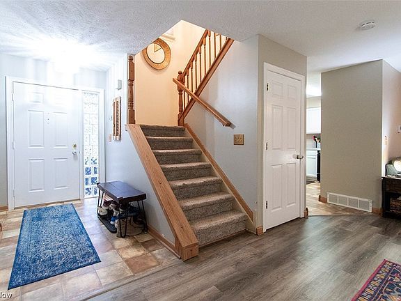 3rd image of 884 Cornell Ct