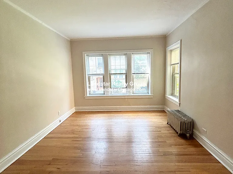 910 Reba Pl #2N — Photo 2