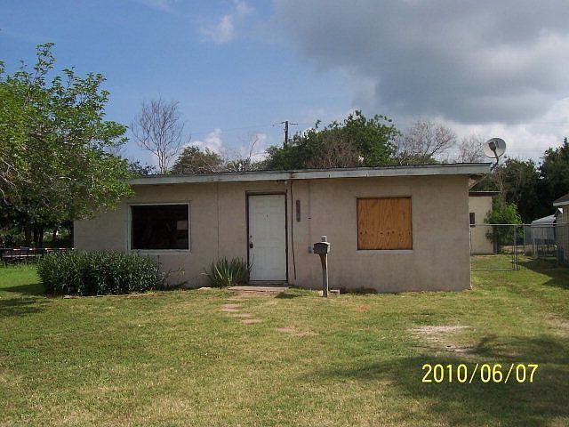1st image of 518 E Yoakum Ave