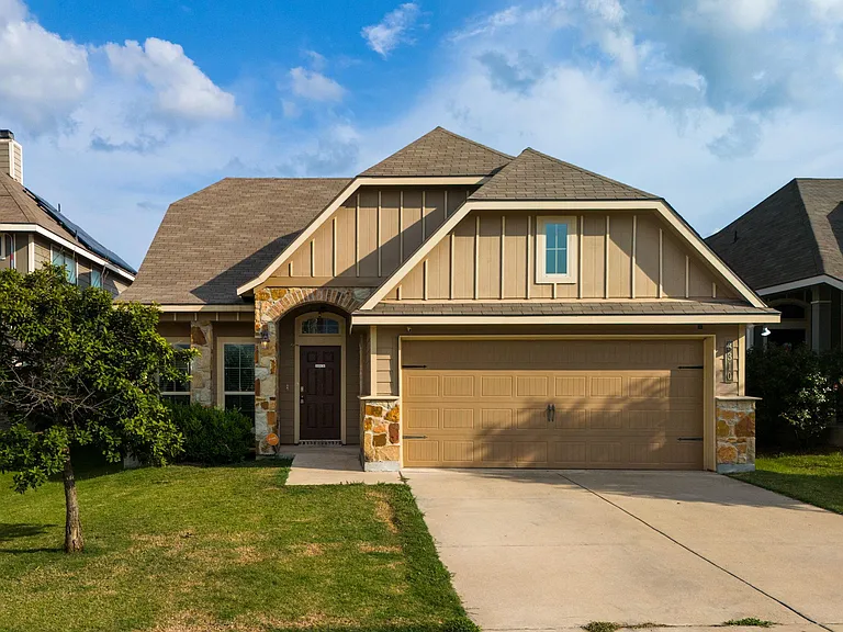 3310 Greyfriar Dr — Photo 1