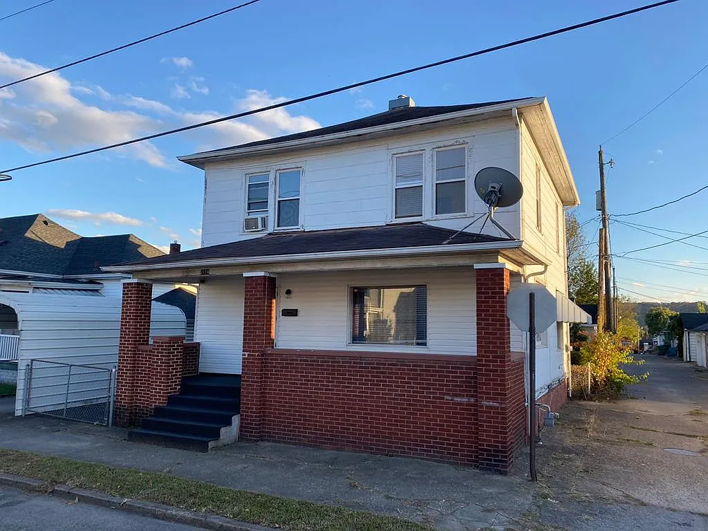 2114 Grant St photo 1