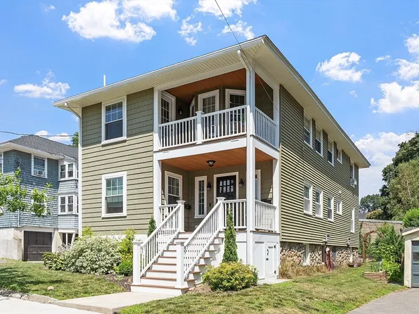 51 Gooch St, Melrose, MA 02176