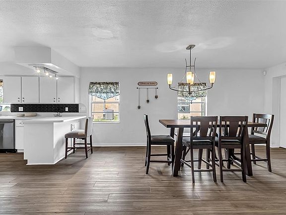 4th image of 320 S SEMINOLE AVENUE