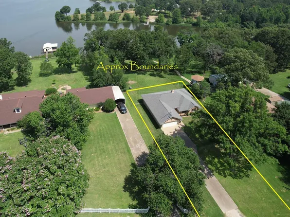 576 County Road 1947, Yantis, TX 75497