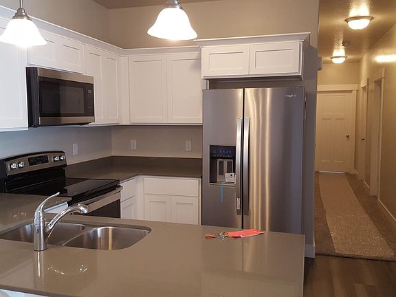 4th image of 14642 S Bloom Dr #203