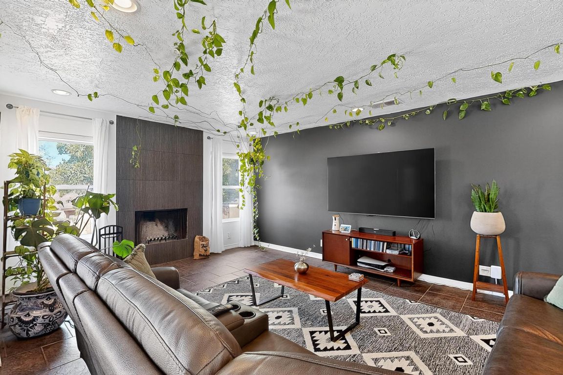 next background image