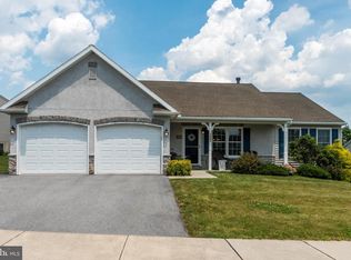 1081 Cambridge Dr, Manheim, PA 17545
