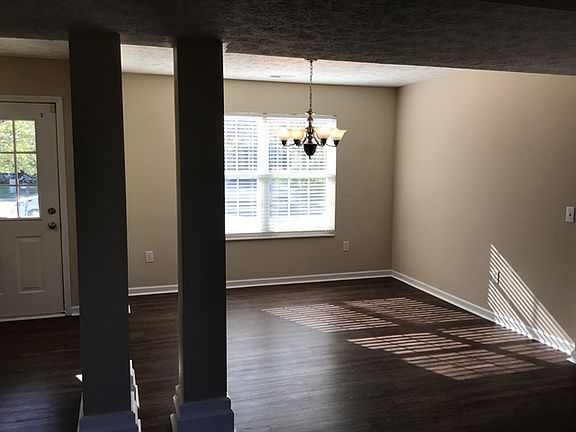 3rd image of 11262 Hearthstone Dr