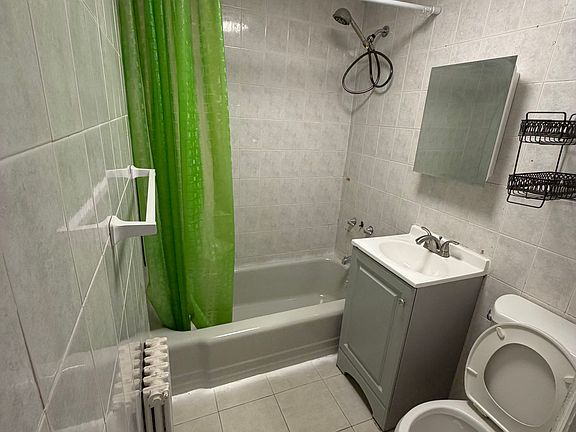 2nd image of 1333 Elbridge St Floor 1