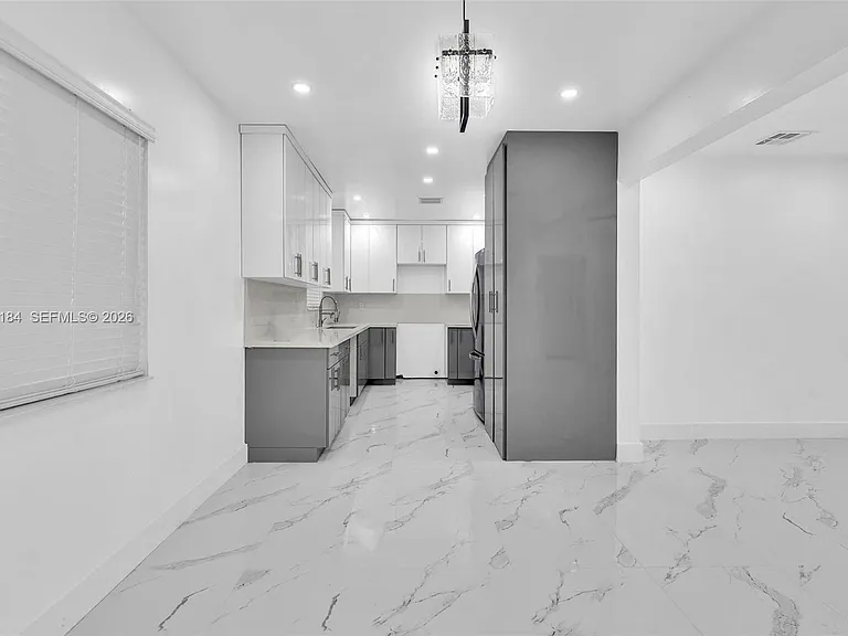 5850 NE 3rd Ave — Photo 13