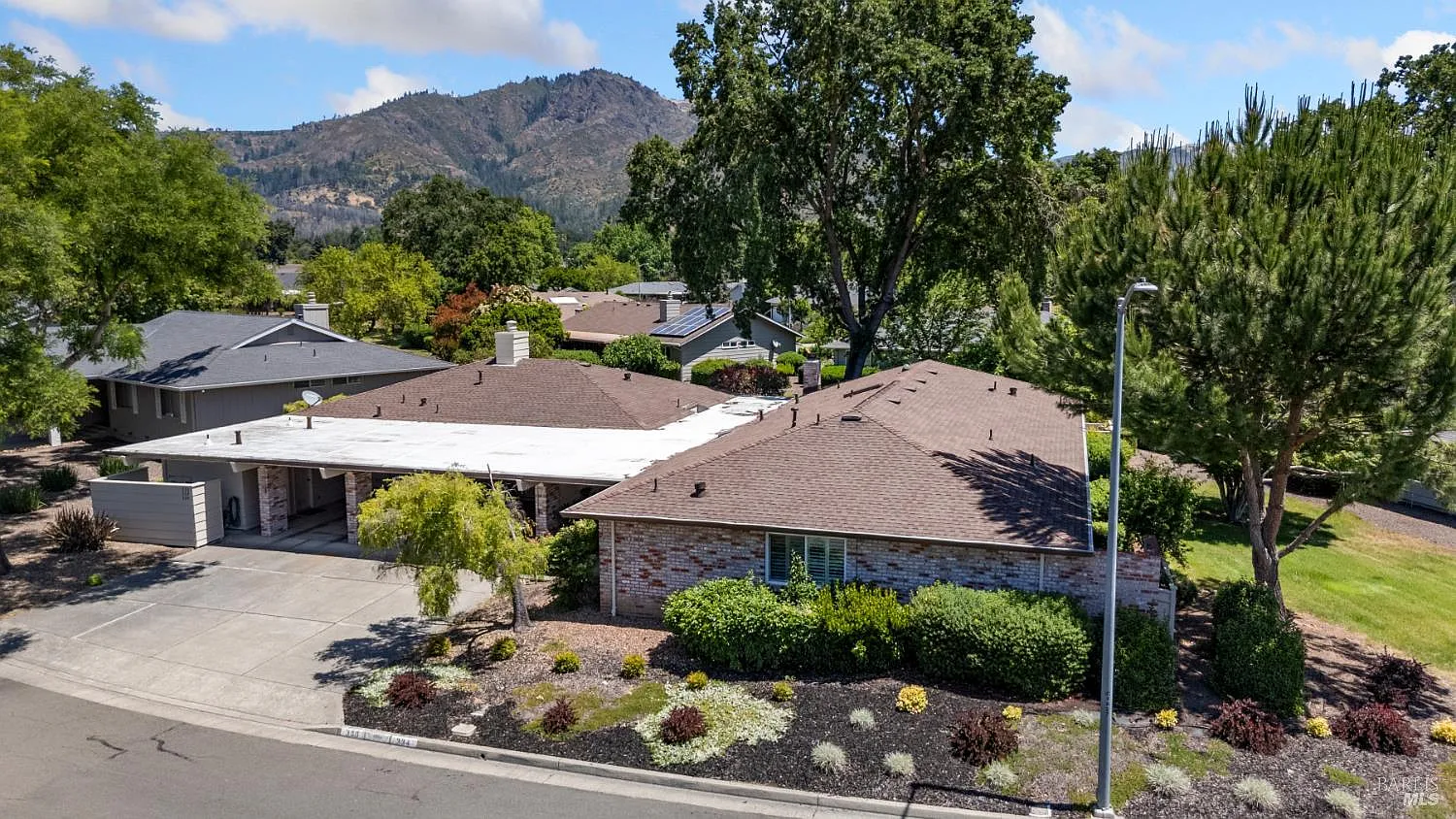 334 Twin Lakes Drive photo 1