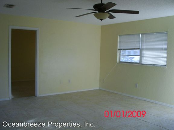 3rd image of 2327 Travelers Palm Dr