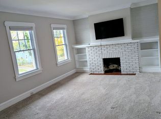 1469 Riverside Dr, Lakewood, OH 44107