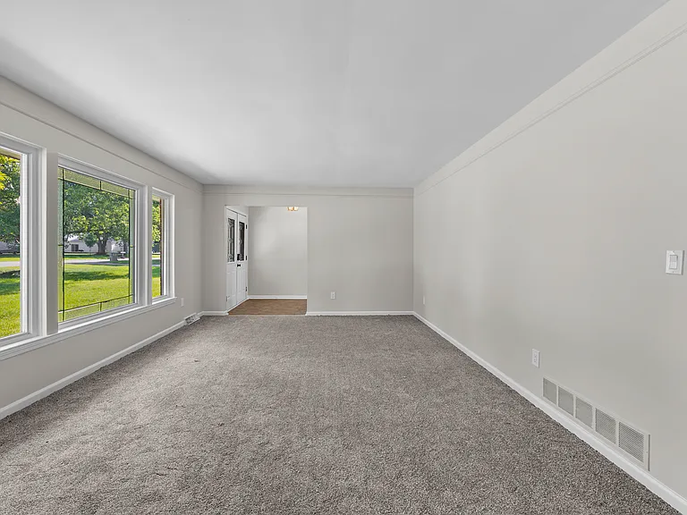 13404 Sequoia Ln N — Photo 38
