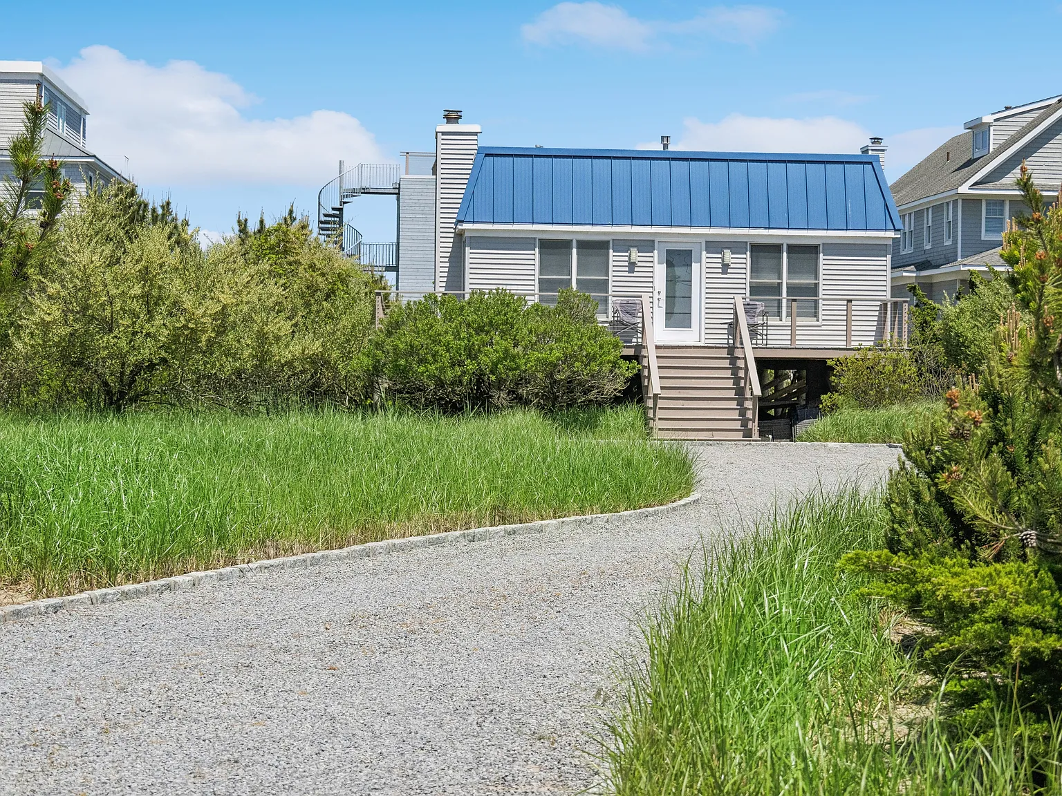 Spectacular Dune Road Bayfront Post Modern — Photo 4