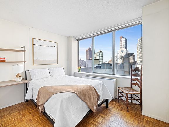 4th image of 61 W 62nd St APT 19C