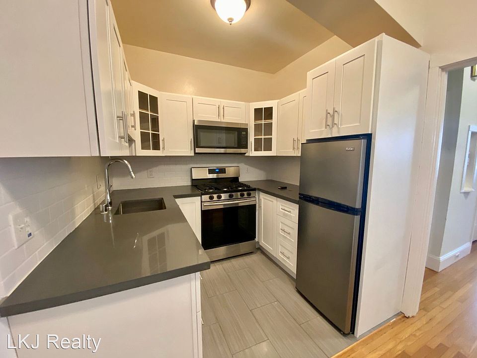 1st image of 3436 Pierce St APT 6